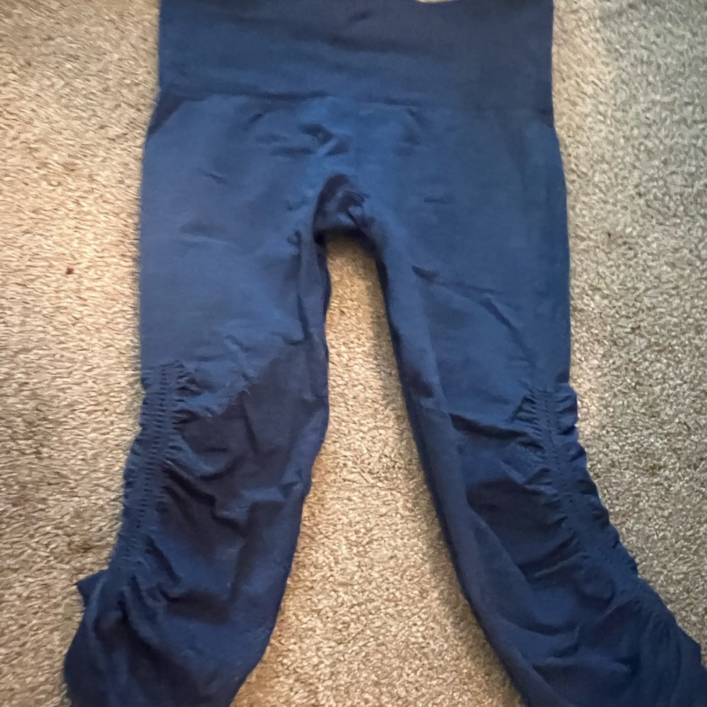 Blue Lululemon Crop Scrunch Leggings